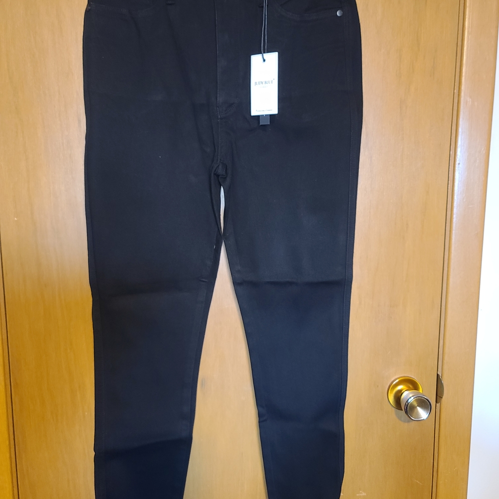 Judy Blue (11/30) Black Skinny High Waist Jeans With Distressed Bottom of Leg